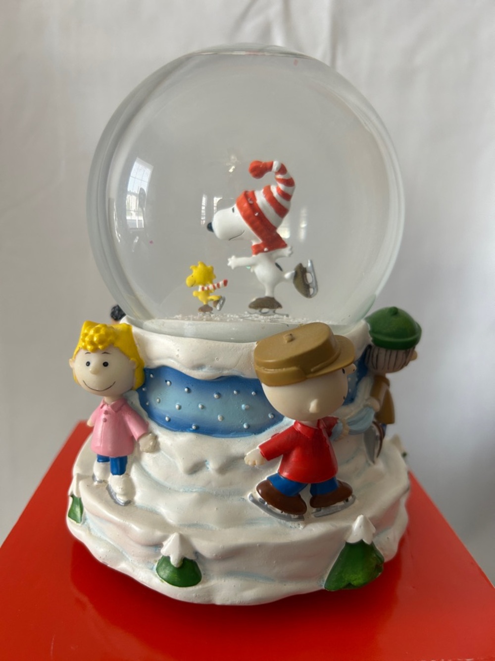 Hallmark Special Edition Peanuts musical water globe original box - Picture 5 of 13